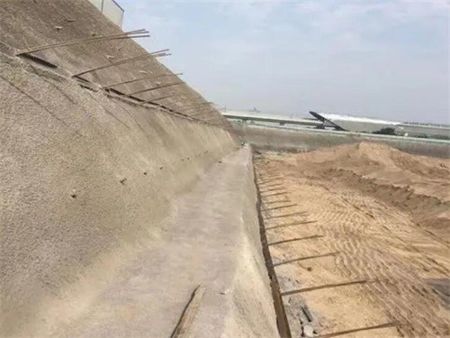 墨脱河道边坡加固
